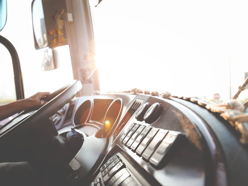 Le professioni più richieste nella logistica e perché l’autista di camion è tra le più ricercate